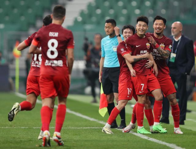 1729173374129063412.jpg (体育)(10)足球——中超:北京国安对阵上海海港XxjpseC007179_20240405_PEPFN0A001.jpg