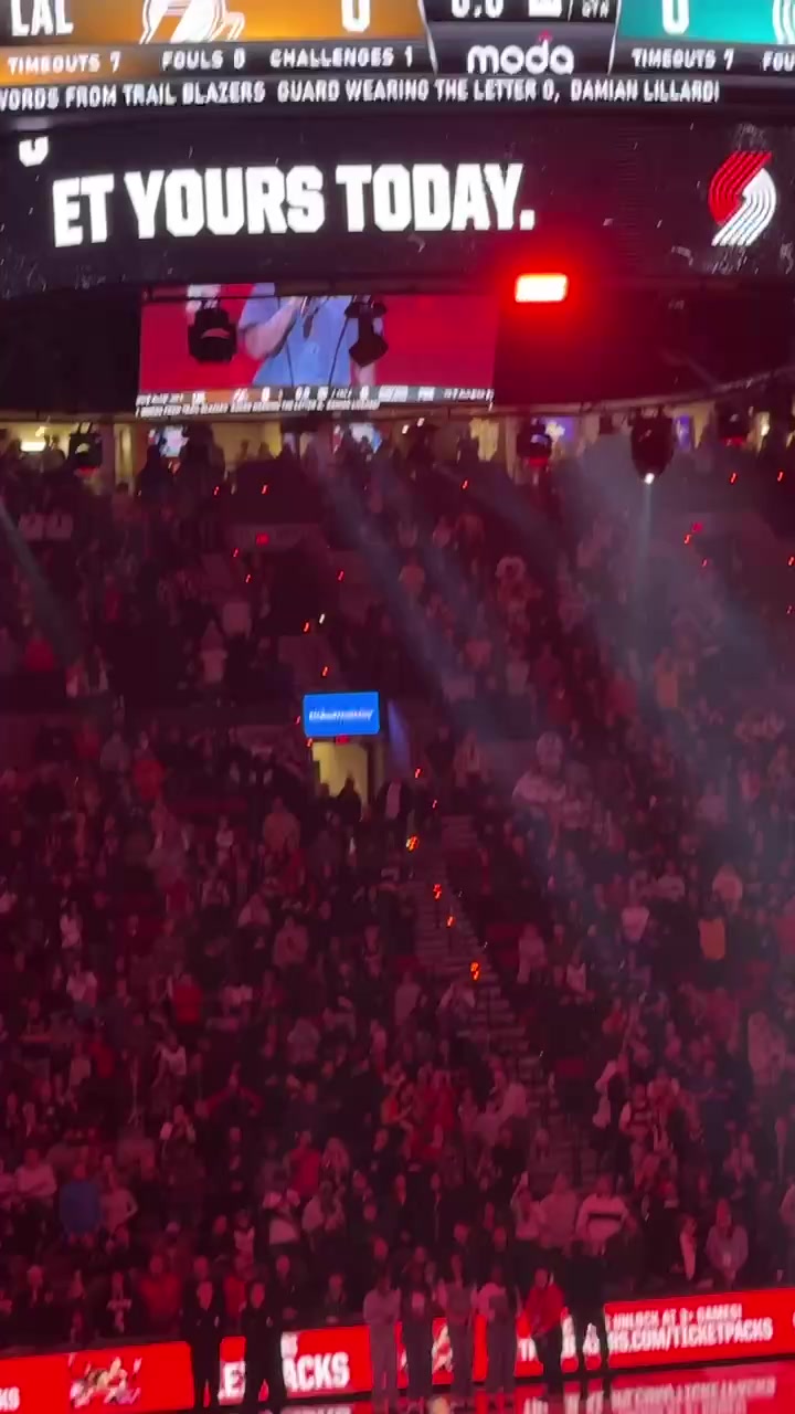 开云下载-小吧现场直击>利拉德今天开场前为纪念马丁·路德·金致辞